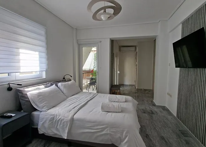 Quiet Place By The River Lägenhet Tríkala